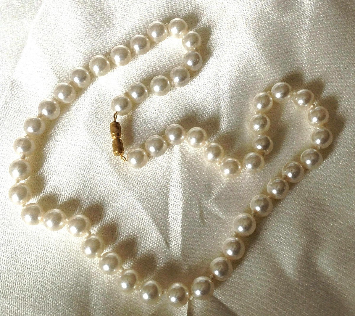 Collier Vintage Perle De Nacre Doré - Attache Métal Doré - Occasion, Sans Marque