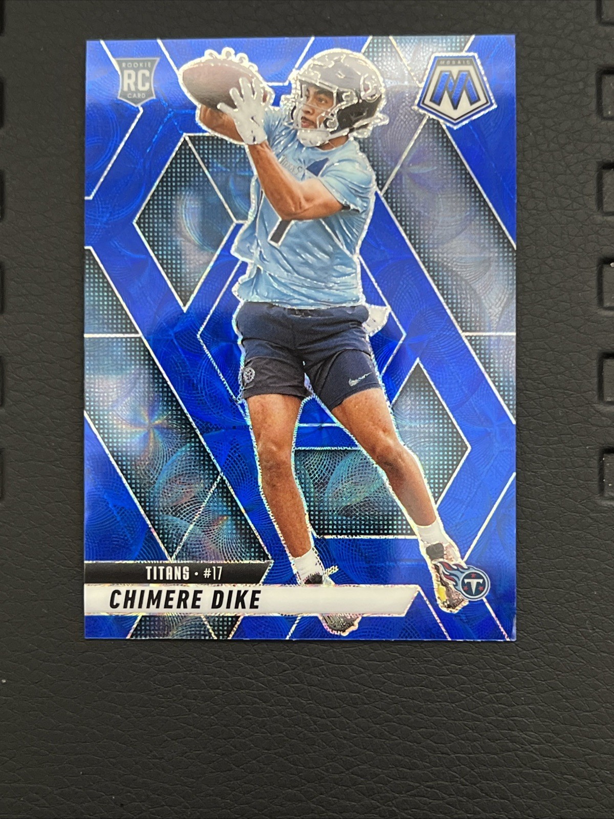2025 Panini Mosaic - Rookies Chimere Dike #356 Blue Scope Prizm (RC)