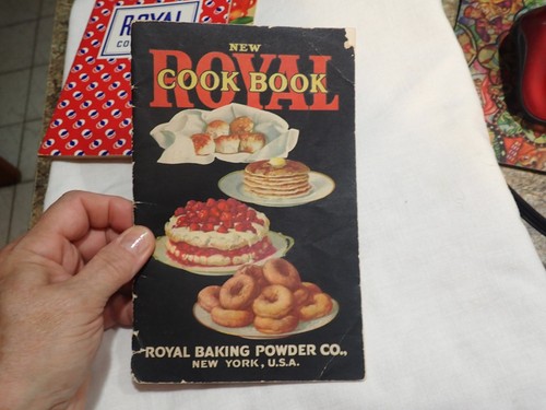 Lot of 3 Vintage Royal cookbook booklets - Royal Deserts Royal Baking Powder - Imagen 5 de 11