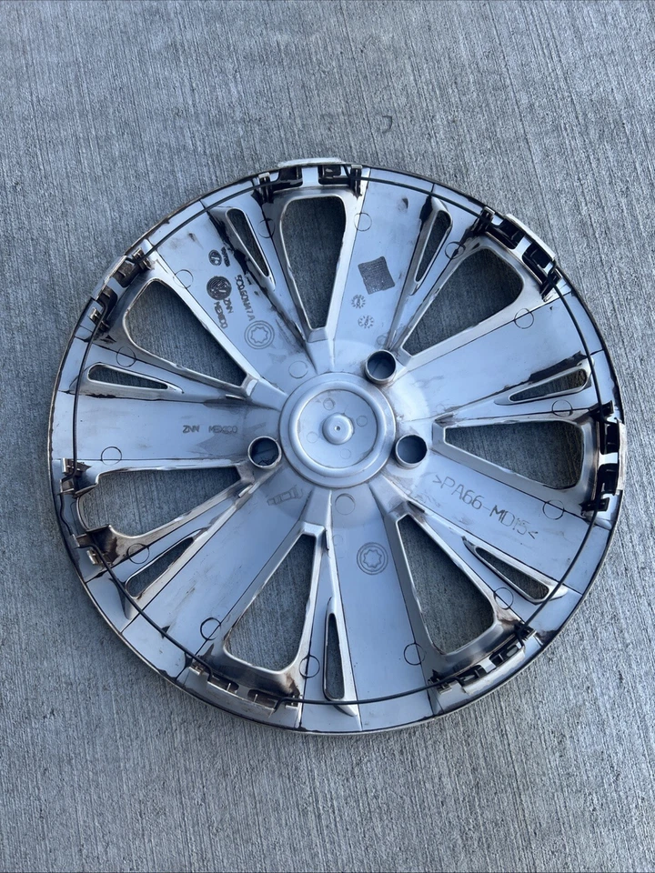 Б/у колпак колеса с 9 спицами для Volkswagen Jetta 2015-2016 годов выпуска PA66-MD15 - Изображение 2 из 4