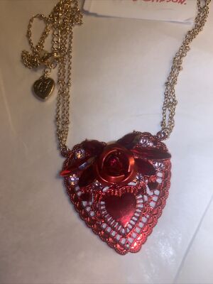 BETSEY JOHNSON W/HEART &  ROSE/ NECKLACE 0BE MINE  18 