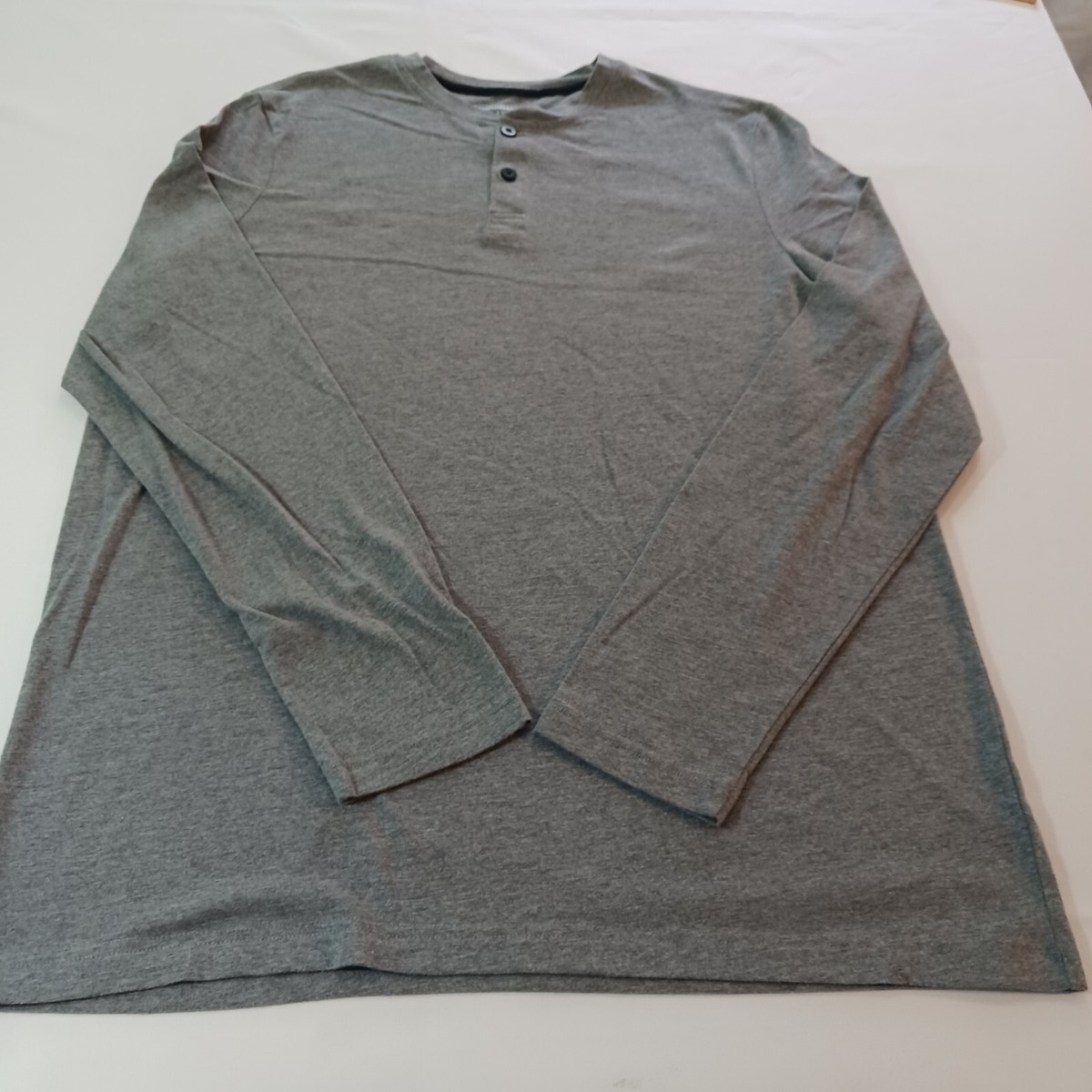 Croft & Barrow RN#73277 Men's Gray Cotton Blend Henley Shirt