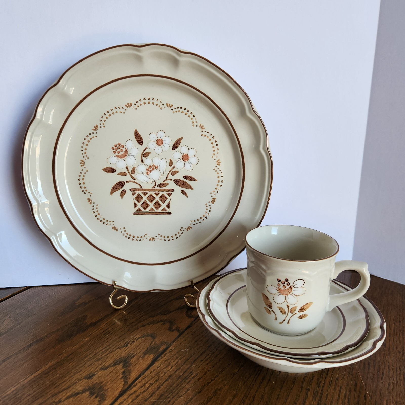 MCM Stoneware Dinnerware Cumberland MAYBLOSSOM Flower 4Pc Place Setting NOS 