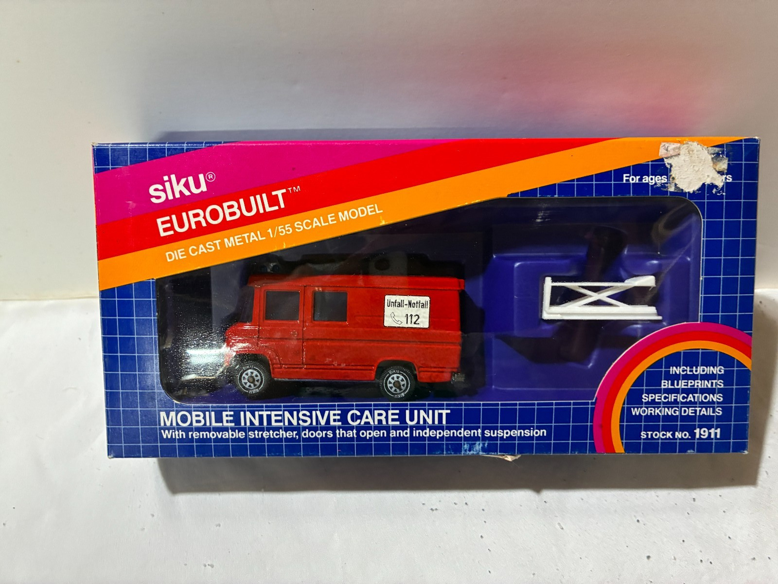 SiKU 1911 Red Mobile Intensive Care Unit