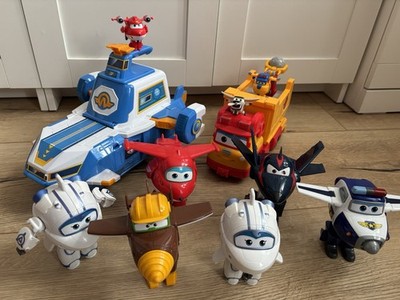 Super Wings Sammlung, 6 Figuren,großes Team Fahrzeug und Großer Airport