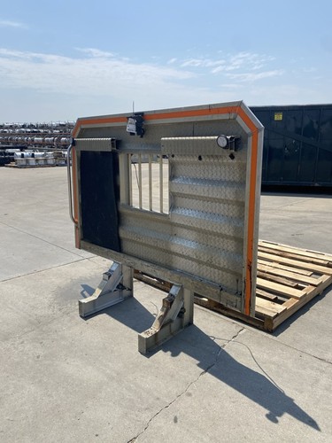 2006 Headache Racks & Vaults for Freightliner Columbia (659-10208)
