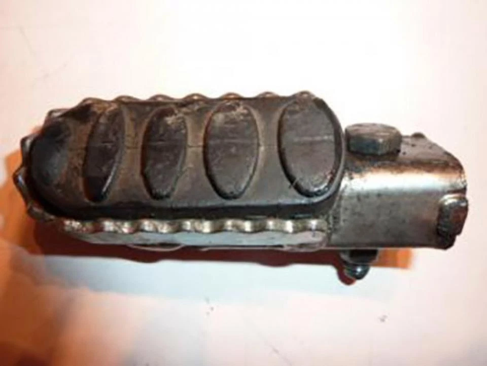 Cale pied origine pour Moto Derbi 50 Senda Occasion - Photo 1/1