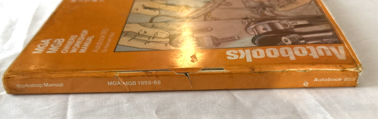 1955-68 MGA, MGB Owners Workshop Manual. Autobook 955 by Kenneth Ball. Hardcover