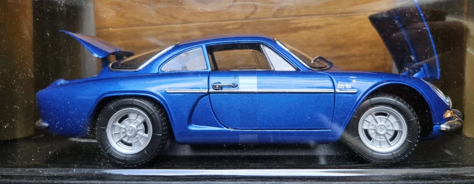 ALPINE RENAULT 1600S 1:18 SCALE MIB - Image 3 of 4