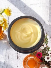 Shine- Free Manuka Honey & Calendula Facial Moisturizer