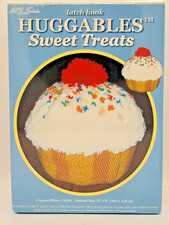 NEW Huggables Sweet Treats Cupcake Pillow Latch Hook Kit 12x9 FREE SHIP