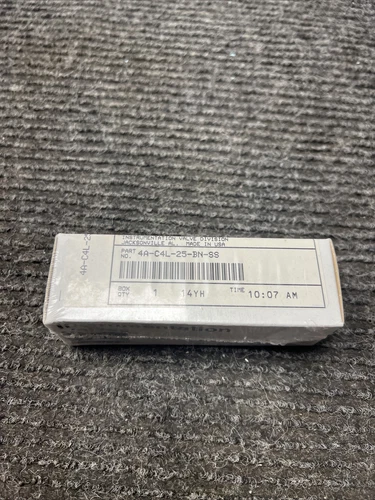 New Parker 4A-C4L-25-BN-SS Check Valve 