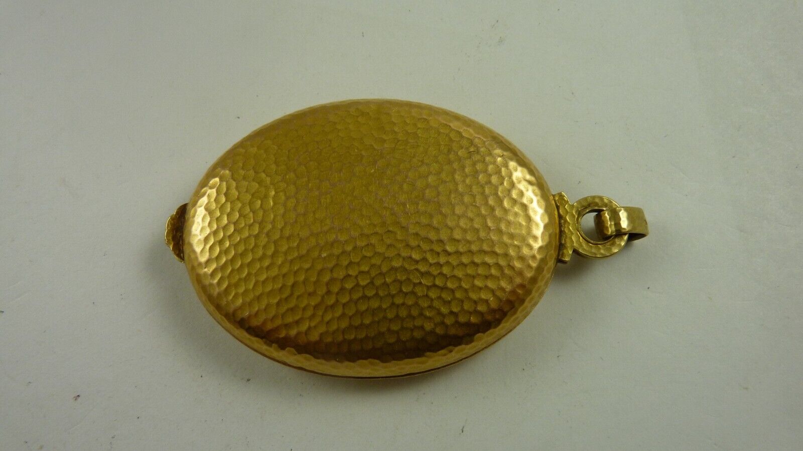 18K Gold Locket Vintage Arts & Crafts Hand Hammer… - image 4