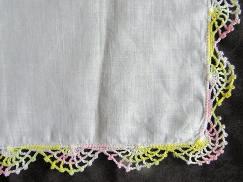 Pañuelo vintage de encaje rosa amarillo con borde de ganchillo 1382 - Imagen 5 de 14