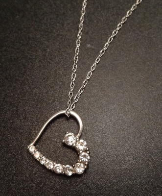 KLARER STEIN HERZ ANHÄNGER 18'' ZOLL GEDREHTE KETTE HALSKETTE 925 STERLINGSILBER.