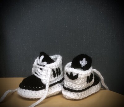 Crochet baby shoes Handmade crochet wool baby booties sneakers slippers
