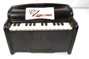 Vintage Magnus 1510 Table Top  Electric / Air Organ 1950's Working Condition