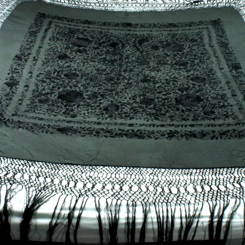 Antiguo chal de seda envolvente bufanda de piano bordado a mano floral con flecos 51" pulgadas Foto 2 de 4