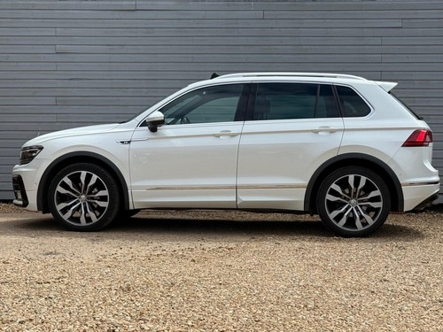 2016 Volkswagen Tiguan 2.0 TDI BlueMotion Tech R-Line DSG 4Motion Euro 6 (s/s) 5 - Picture 9 of 24