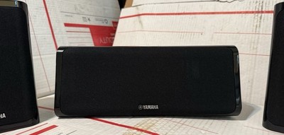 YAMAHA NS-C40 & NS-B40 5.1 SURROUND SOUND BOOKSHELF SATELLITE