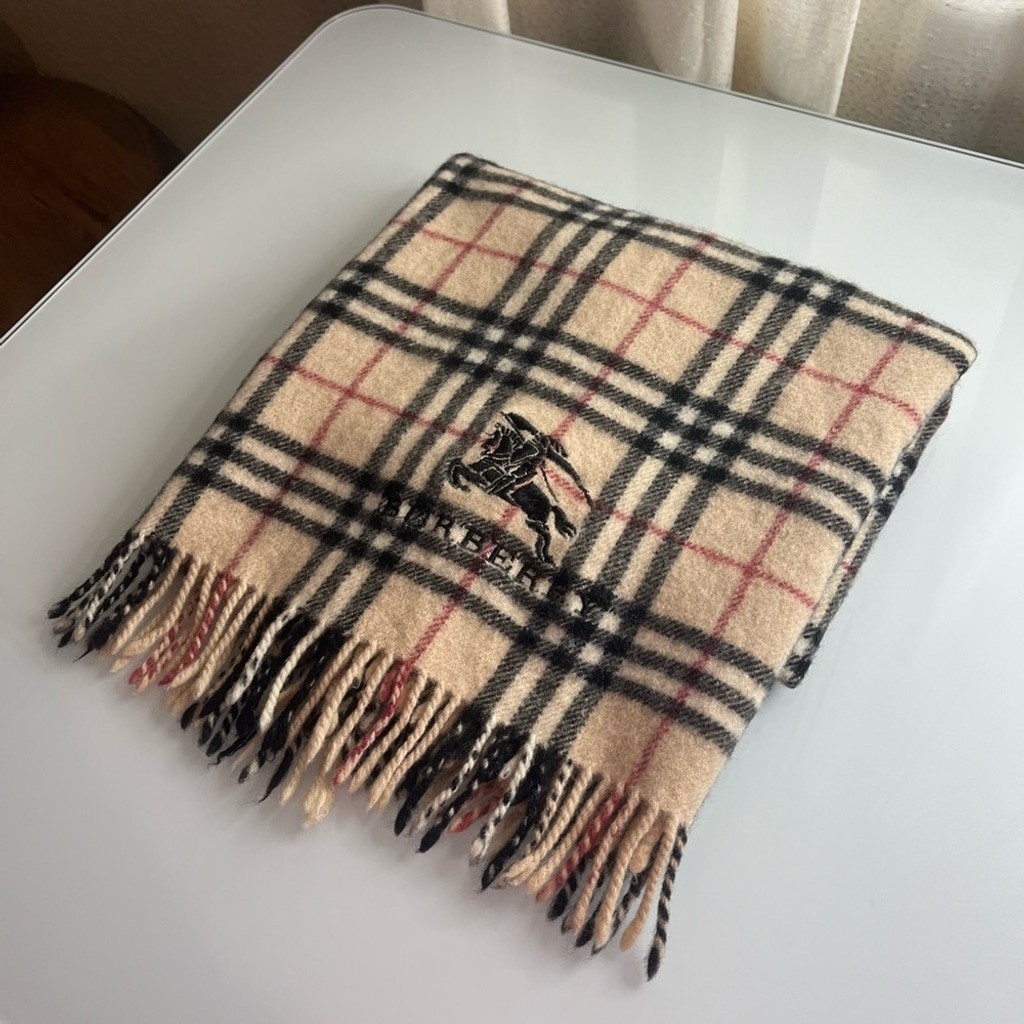 BURBERRY LAP BLANKET - image 3