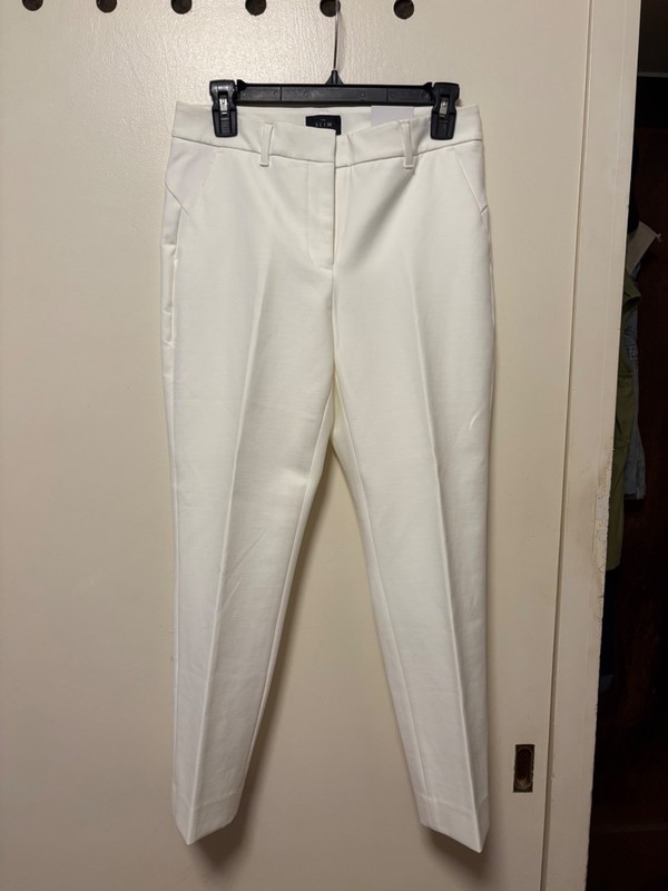 WHBM White House Black Market Women Size 6P The Slim Ankle White Ecru Pant