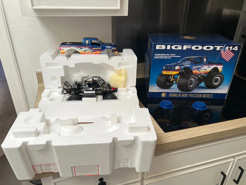 Monster Truck Franklin Mint BIGFOOT #14 1:24 - Nuevo en caja completo original Cartón Foto 4 de 4