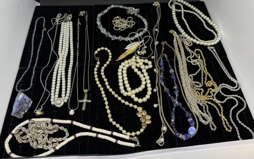 Costume Jewelry Necklace Lot Of 20 Vintage To Recent Gold Tones & Silver Tones