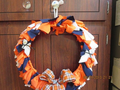 HAND CRAFTED RAG WREATH--16" ACROSS-NAVY-ORANGE-WHITE--PLAID BOW-#R11A-3 - Picture 13 of 24