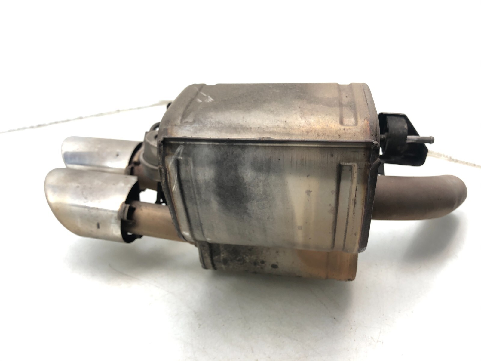 2014-2019 MASERATI GHIBLI S Q4 V6 RIGHT EXHAUST MUFFLER BAFFLE TIP SILENCER OEM.
