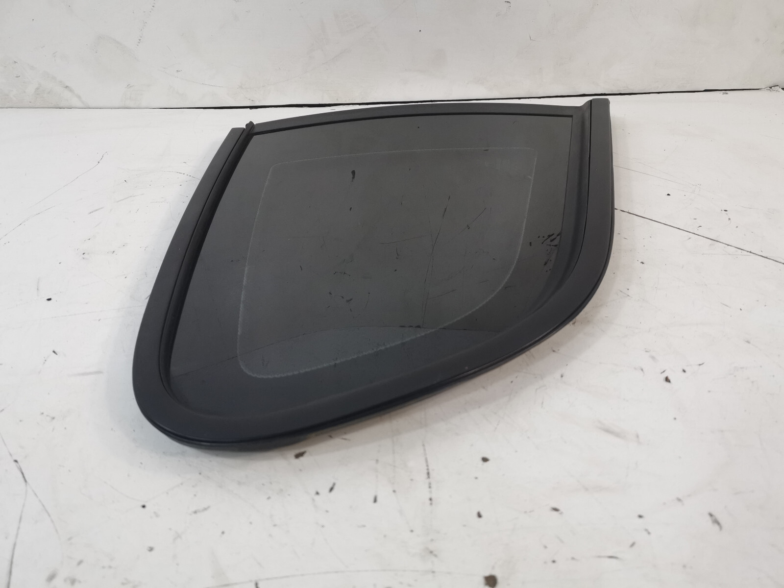 2007-2019 MASERATI GRANTURISMO REAR RIGHT QUARTER GLASS WINDOW BLACK TRIM OEM