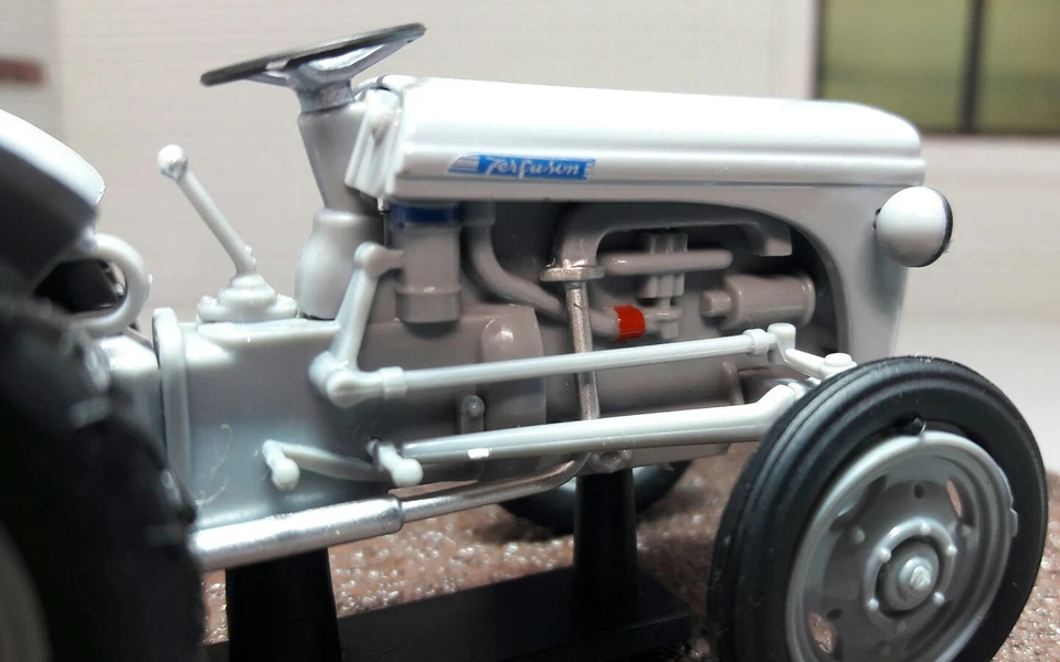 1:32 Ferguson TE20 TE TO20 1953 Grey Fergie Classic Tractor Model Replica Boxed - Image 2 of 3