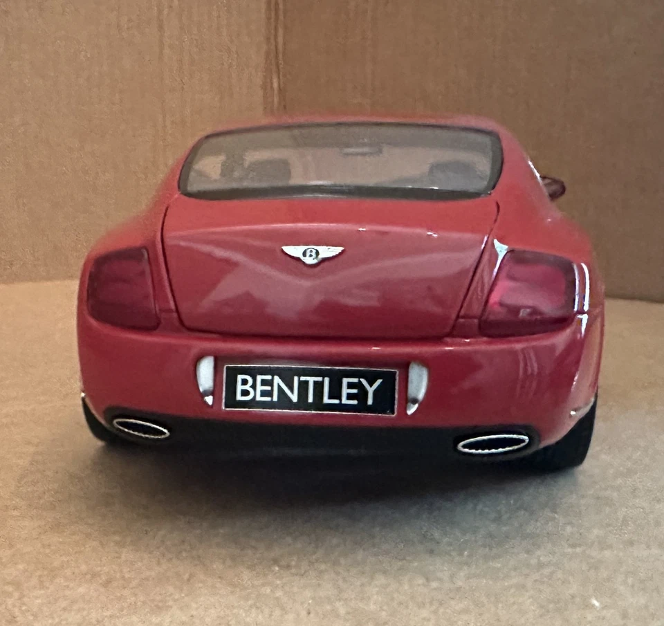 Minichamps 1/18 scale Bentley Continental GT 2008 Red, Excellent Condition - Image 4 of 4