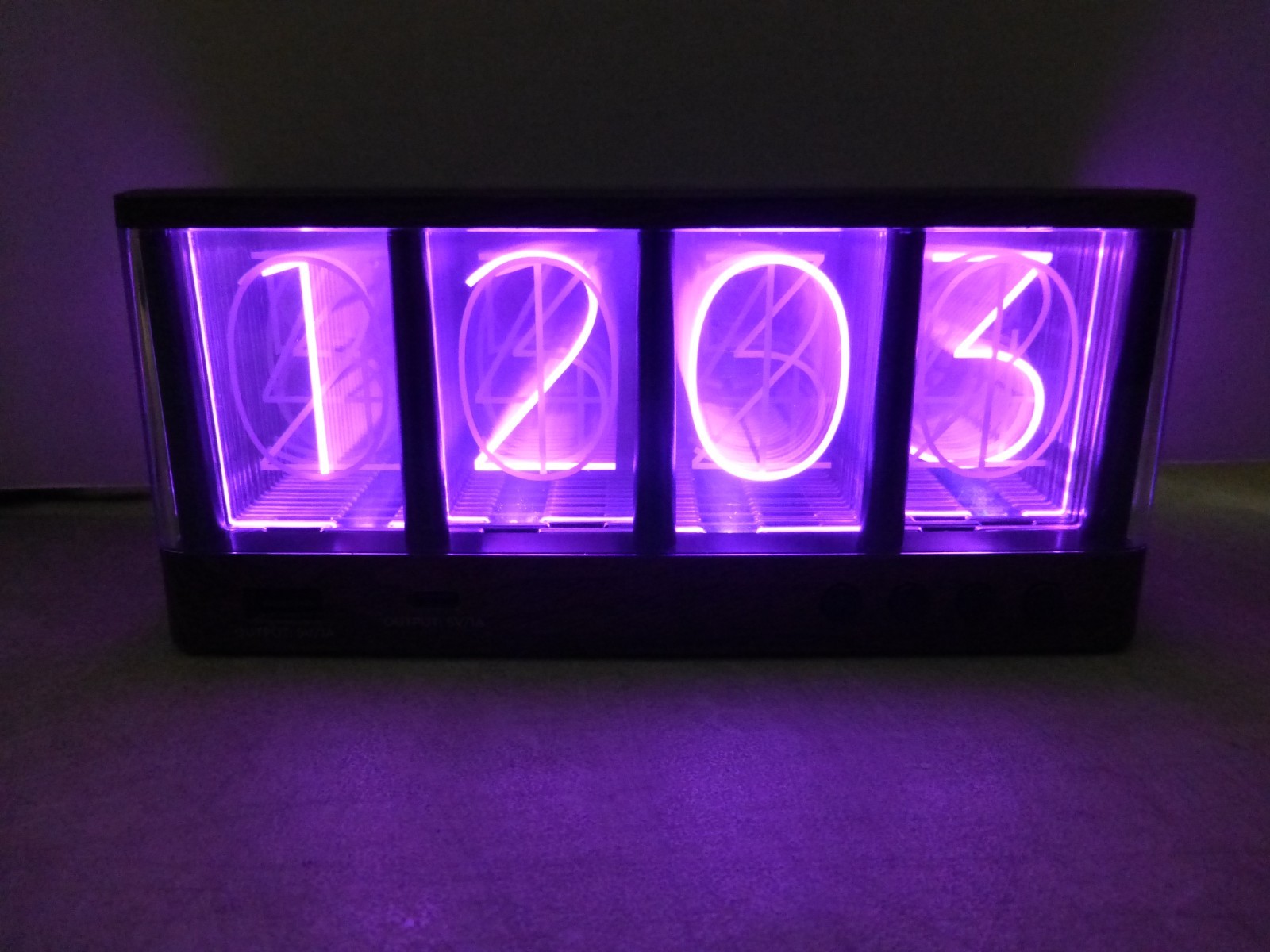 Vinteck Edge-Lit Retro-Style Digital Clock ~ Colored Numbers (Model VINTECKCLK)