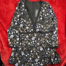 NWT Boohoo Plus Hannah Floral Plunge Neck Shift Dress Black Multi Size US 20