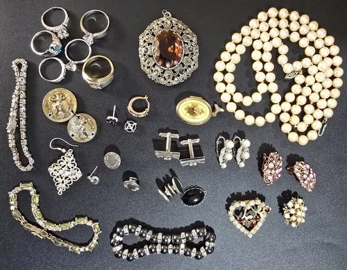 Vintage/ Costume Jewelry Lot