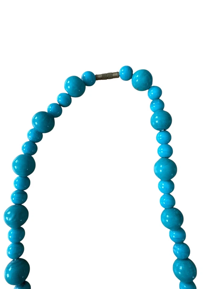 Collar de cuentas de howlita teñido turquesa imitación vintage cierre de barril graduado Foto 3 de 4