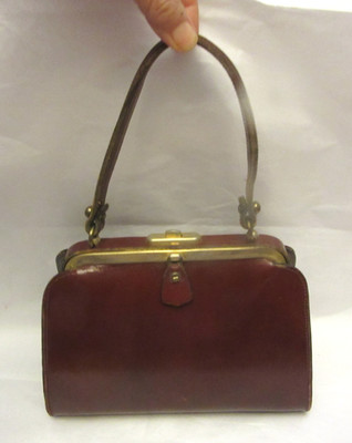 VTG Etienne Aigner Burgundy Genuine Leather Bag Handbag Purse 