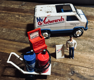 Mini Tonka / Play People: Mr. Good Wrench Van Mechanic Set.