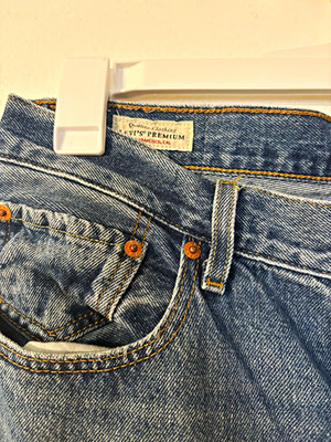   501 Original Fit Levi s Jeans, Retail $110