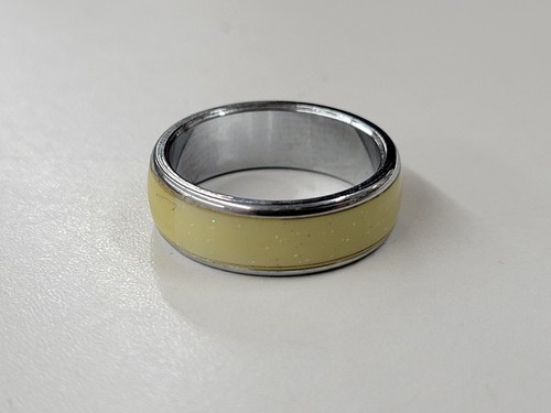 Vintage Silver-tone With Sparkling Yellow Inlay Ladies Ring Size 5.75 - Picture 3 of 6
