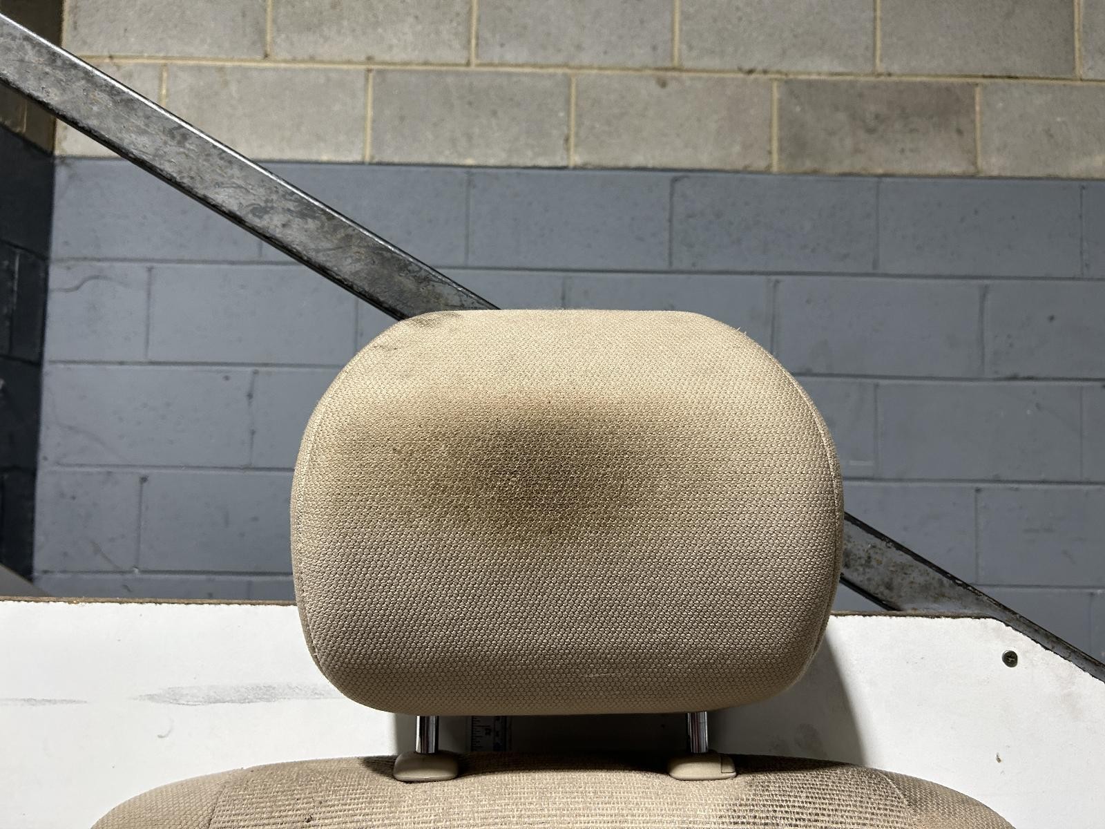 Toyota Landcruiser Left Front Seat UZJ100 08/2002-10/2007 - thumbnail 2