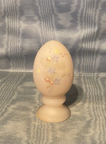 Vintage Rare Fenton  Pink Mist  Hand Paint  Pedestal  Egg   Figurine     USA