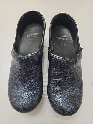 Dansko Women's Blue/Black Medallion Professional Leather Clogs EU 37 US 6.5 Slip