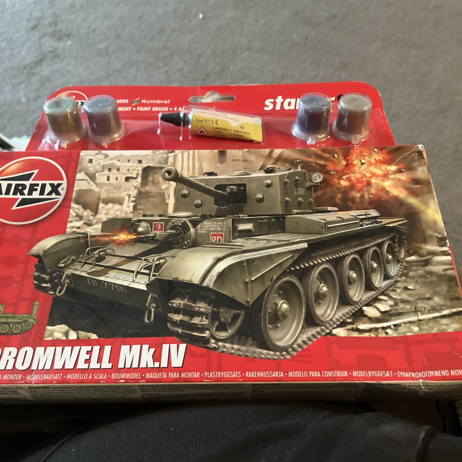 Airfix A55109A 1:76th scale Starter Set Cromwell Mk.IV. C3