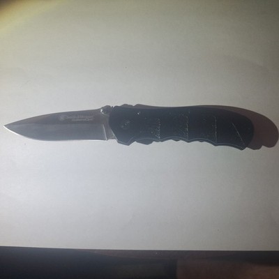 Smith & Wesson Pocket knife Extreme Ops Drop Point Liner lock with black Handle