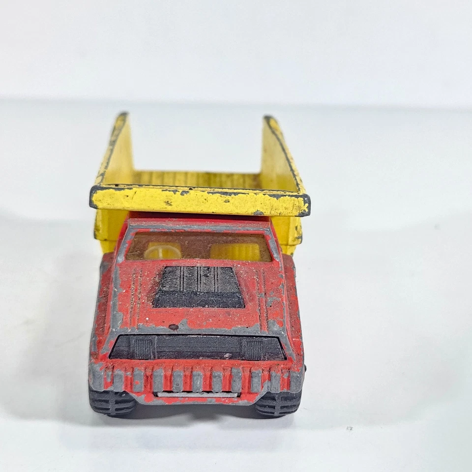 Camión de volteo Matchbox Super Kings K-4 Big Tipper 1973 vintage color rojo amarillo. Foto 2 de 4