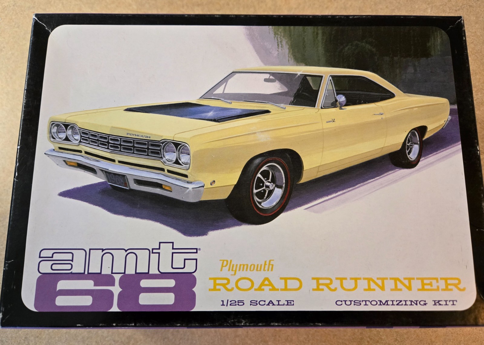 Vintage OPEN BOX! AMT 1968 Plymouth Roadrunner Model in 1/25