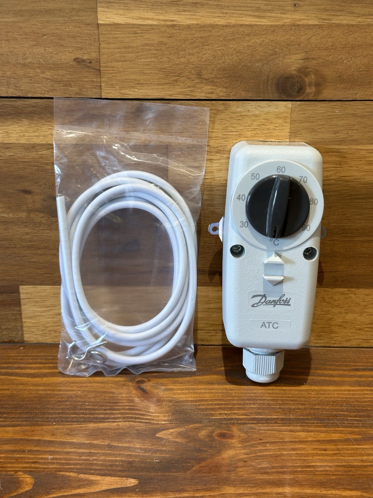 Danfoss ATC Cylinder Thermostat 30-90 Degrees 041E001000 New Other