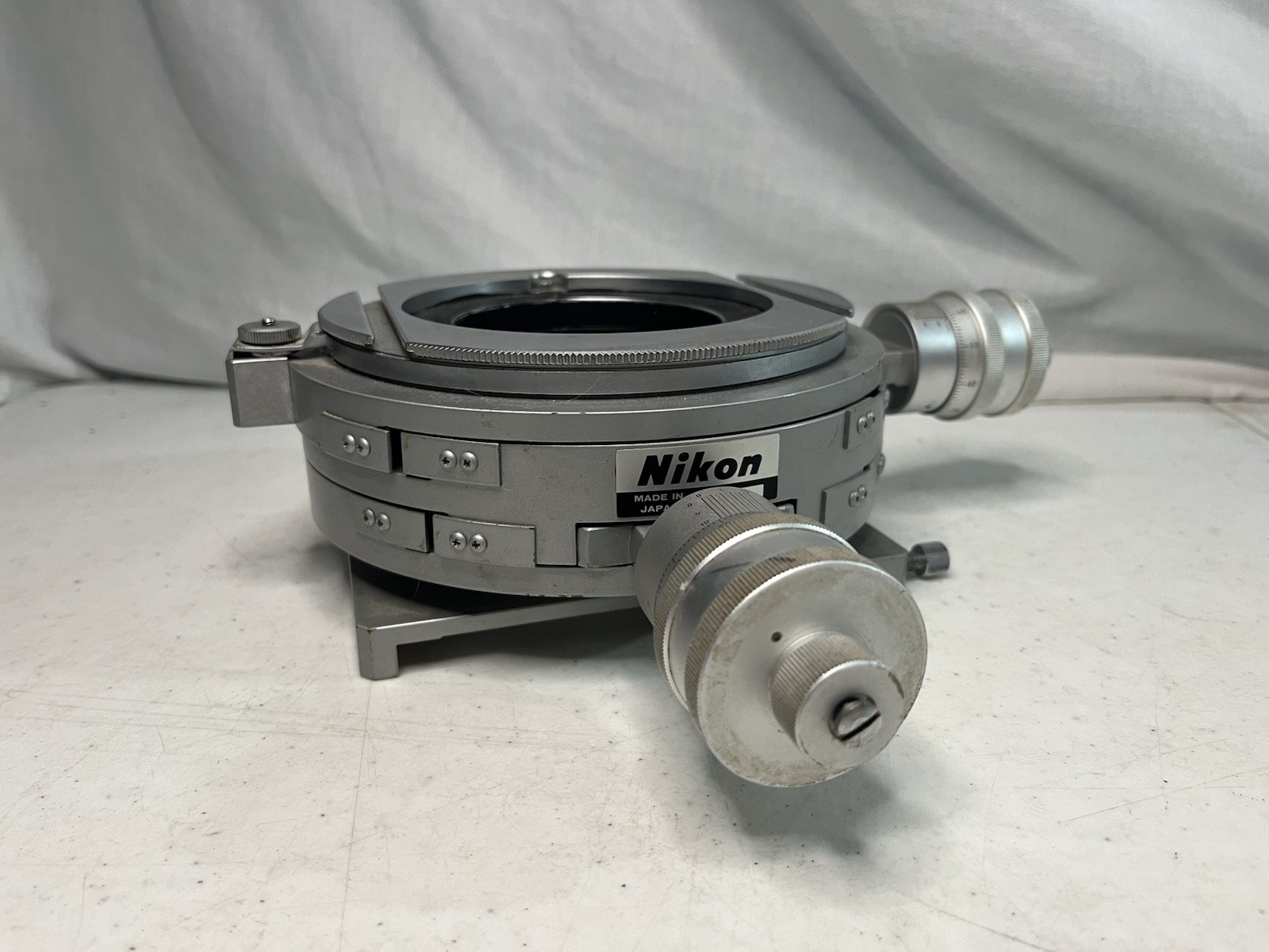 NIKON HIGH-PRECISION MEASURING XY STAGE FOR MICROSCOPE & COMPARATOR